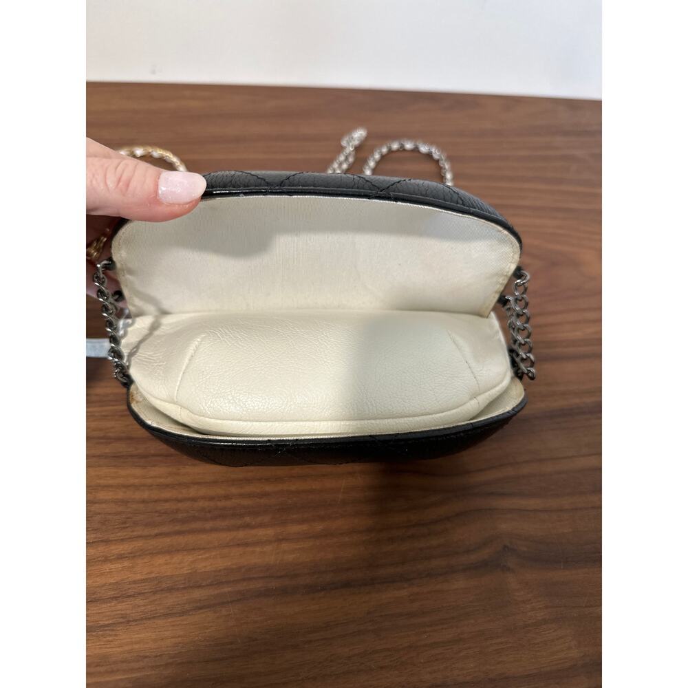 Authentic Chanel Gabrielle Quilted Bucket Bag - Picture 4 of 16